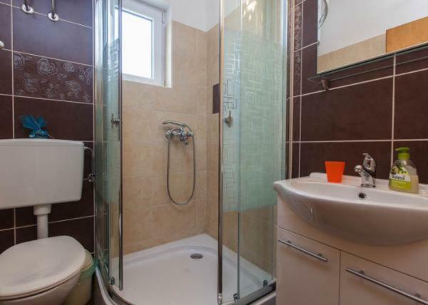Apartmani Niko Podgora Exterior photo